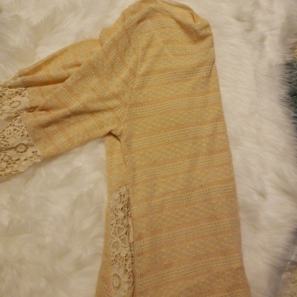 Cream Lace and Knit light sweater SIZE L - Picture 4 of 4